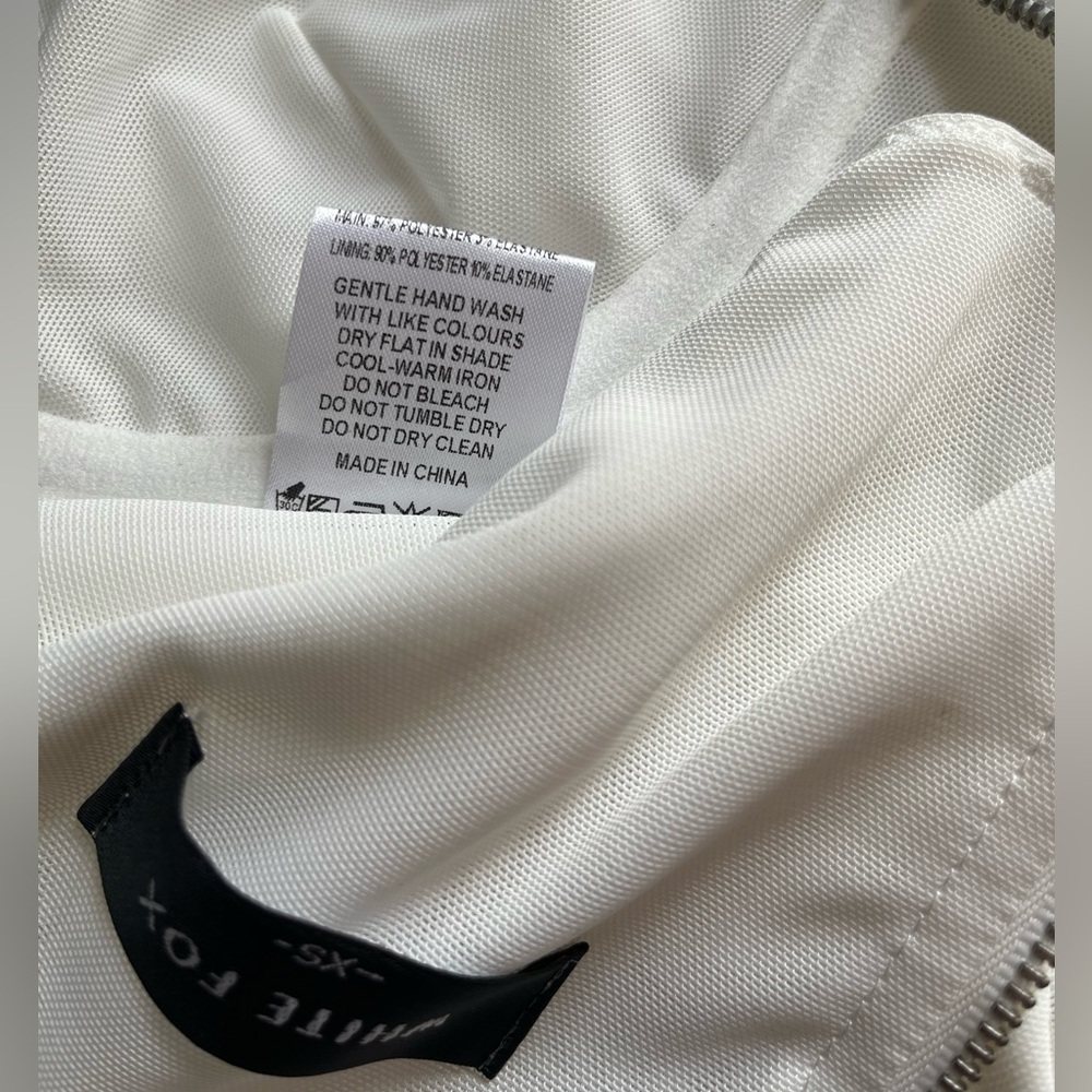 White Fox Boutique More Than Basic Long Sleeve Bu… - image 7